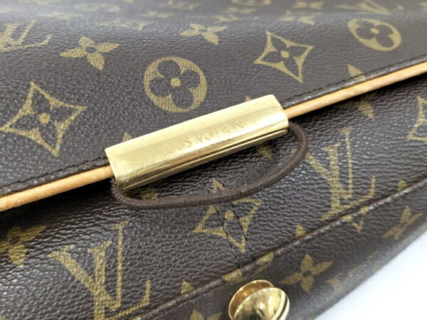 2000773259000437 8 Louis Vuitton Aves Shoulder Bag Monogram