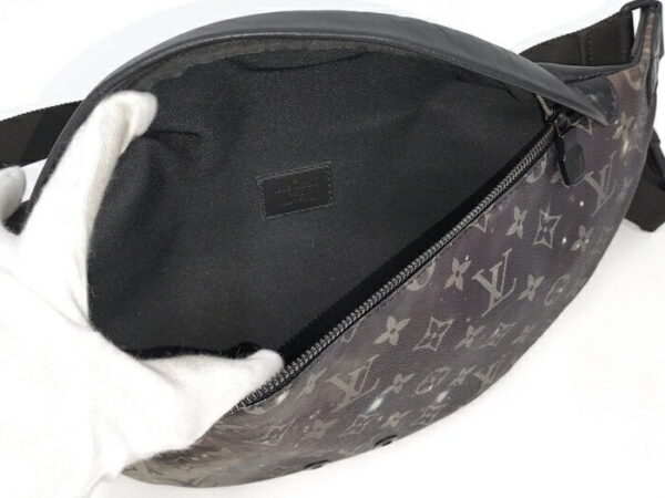 2000773259200445 8 Louis Vuitton Discovery Bum Bag Body Bag Monogram Galaxy