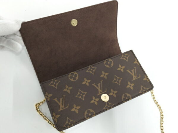 2000773259200507 8 Louis Vuitton Wallet on Chain Lily Shoulder Bag Monogram