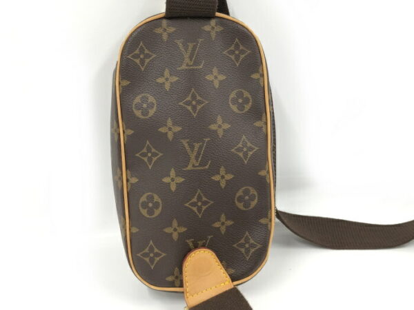 2000773259200512 2 Louis Vuitton Pochette Ganju Body Bag Monogram