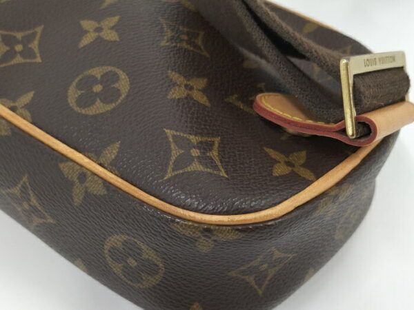 2000773259200512 3 Louis Vuitton Pochette Ganju Body Bag Monogram