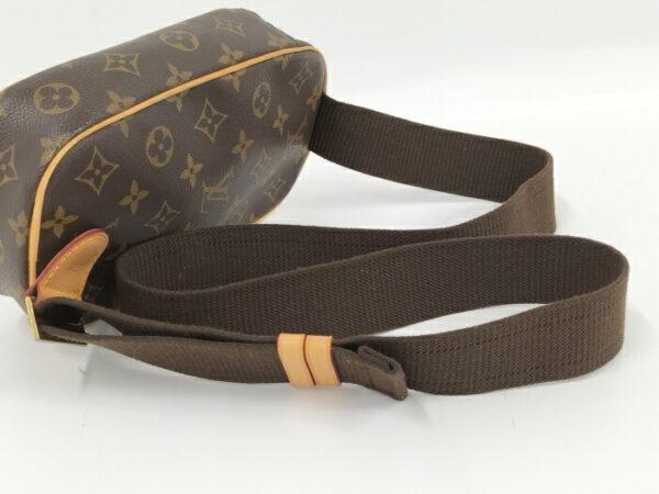 2000773259200512 4 Louis Vuitton Pochette Ganju Body Bag Monogram