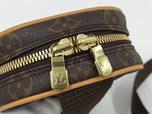 2000773259200512 6 Louis Vuitton Pochette Ganju Body Bag Monogram