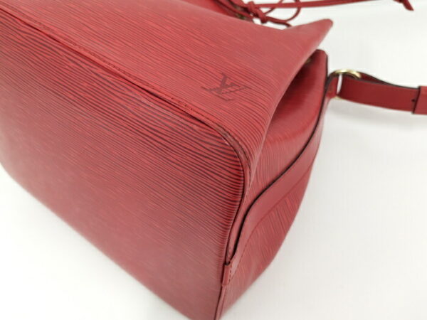 2000773259600487 3 Louis Vuitton Petit Noe Drawstring Shoulder Bag Epi Castilian Red