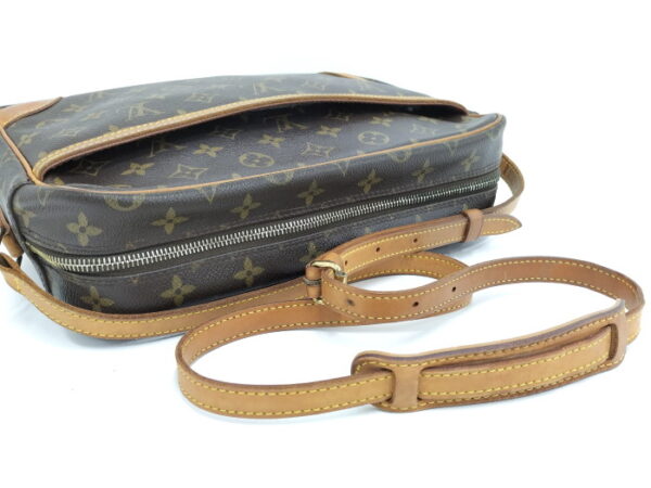 oplus 256 Louis Vuitton Trocadero GM Shoulder Bag Monogram