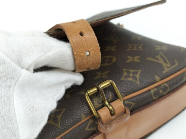 2000773259600605 7 Louis Vuitton Cartesier MM Shoulder Bag Monogram