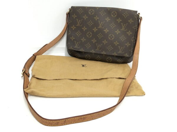 2000773259700658 10 Louis Vuitton Musette Tango Long Shoulder Bag Monogram