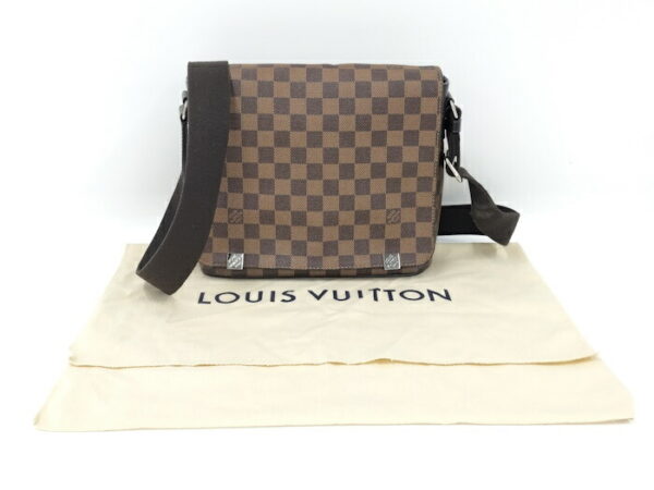 2000773259700661 10 Louis Vuitton District MM NM Shoulder Bag Damier Ebene