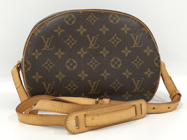 2000773259700673 2 Louis Vuitton Blois Shoulder Bag Monogram