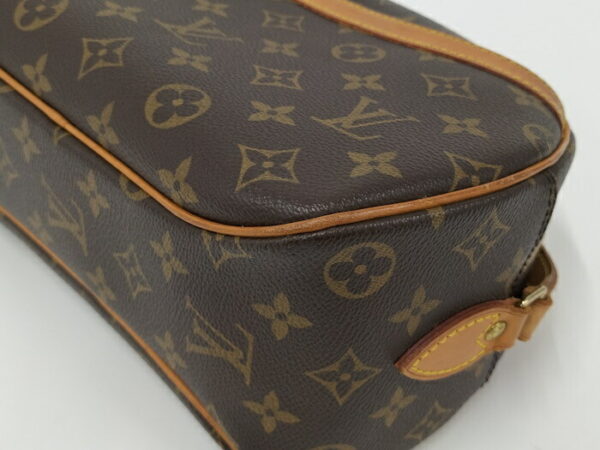 2000773259700673 3 Louis Vuitton Blois Shoulder Bag Monogram