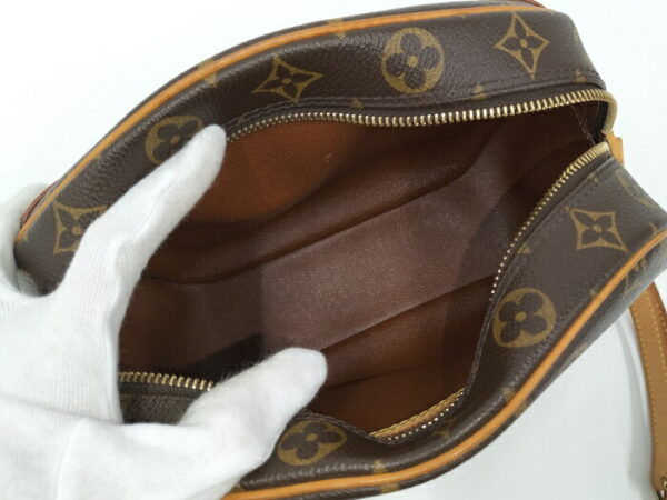 2000773259700673 8 Louis Vuitton Blois Shoulder Bag Monogram