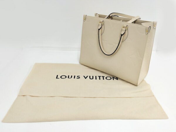 2000773259700680 10 Louis Vuitton On the Go MM 2way Bag Empreinte Crème