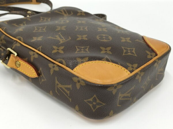 2000773259900096 3 Louis Vuitton Danube Monogram Shoulder Bag