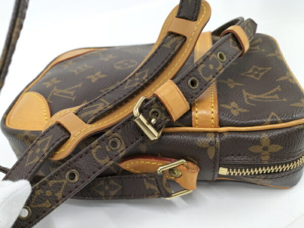 2000773259900096 5 Louis Vuitton Danube Monogram Shoulder Bag