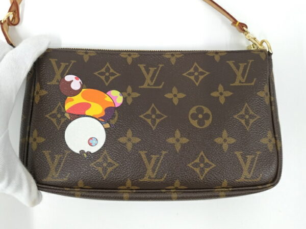 2000803252000805 2 Louis Vuitton Pochette Accessoire Panda Takashi Murakami