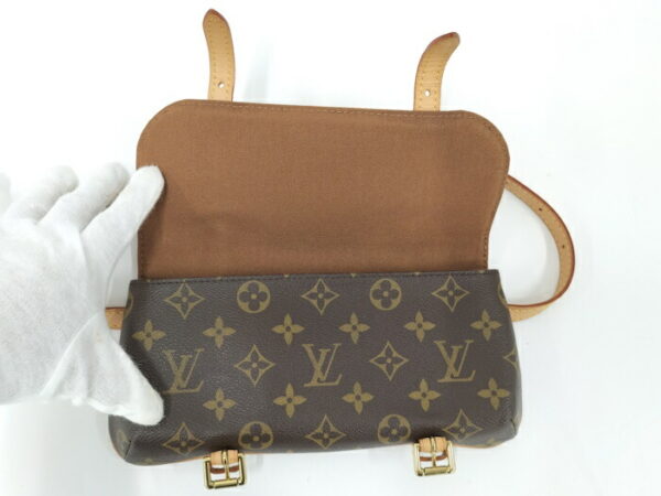 2000803252000820 8 Louis Vuitton Pochette Marelle Body Bag Monogram