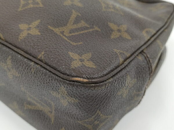 2000803257200238 3 Louis Vuitton Truth Toilette 23 Pouch Shoulder Bag Monogram