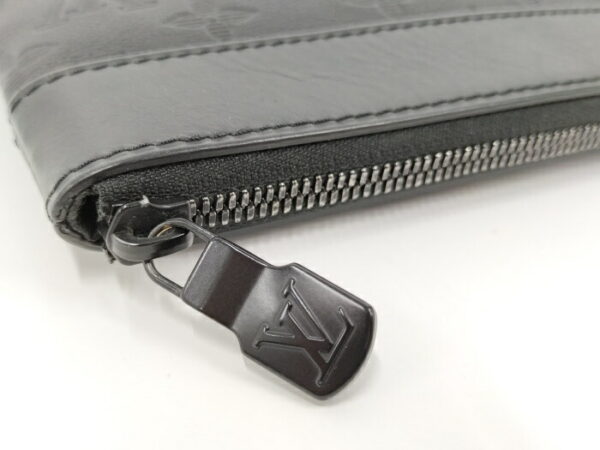 2000803258600421 5 Louis Vuitton Pochette Discovery Clutch Bag Monogram Shadow