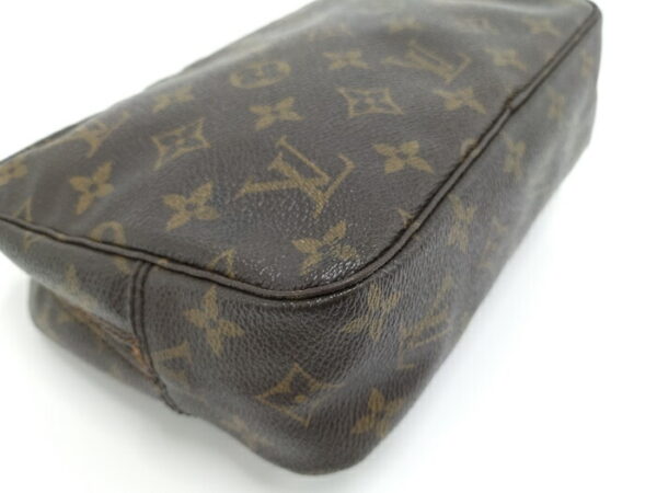 2000803258800677 3 Louis Vuitton Truth Toilette 23 Bag Monogram