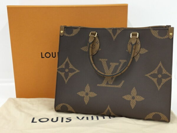 2001198257200723 9 Louis Vuitton On the Go MM 2way Shoulder Bag Giant Reverse