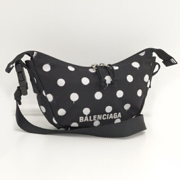 2010211252000058 1 Balenciaga Wheel Nylon Body Bag Black