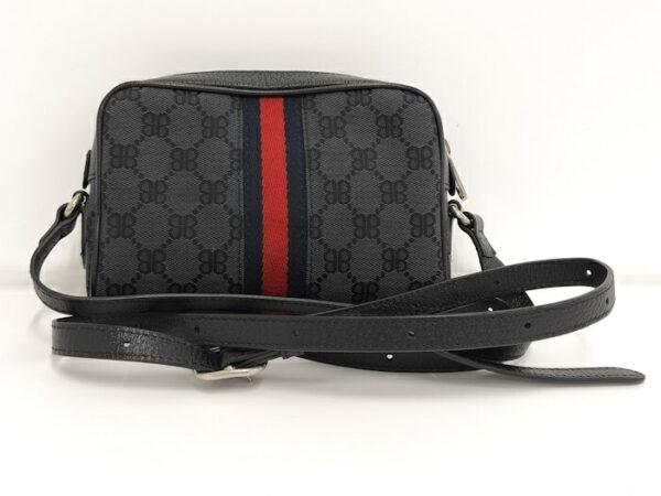 2010211252000060 2 Gucci x Balenciaga Hacker Camera Bag GG Supreme Black