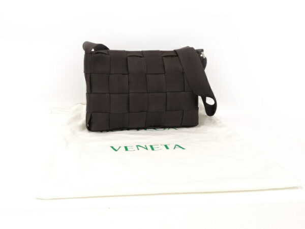 2010309252000135 10 Bottega Veneta Webbing Cassette Shoulder Bag Maxi Intrecciato Brown