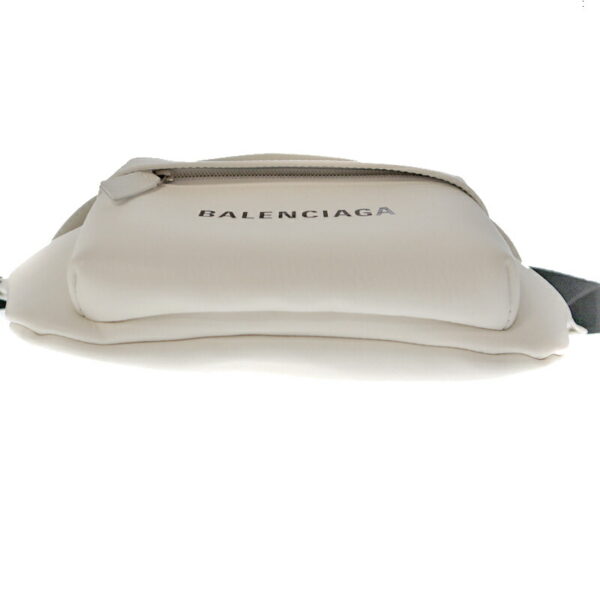 21 6663 5 Balenciaga Everyday Body Bag Leather White Black