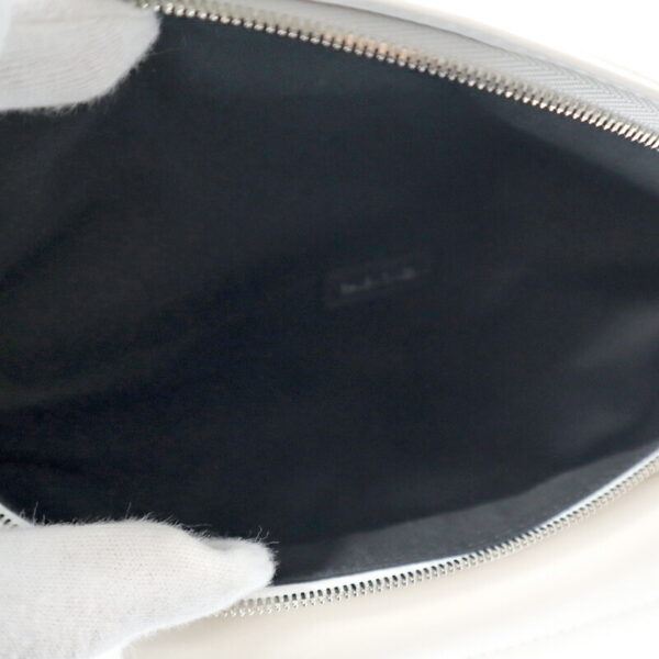 21 6663 6 Balenciaga Everyday Body Bag Leather White Black