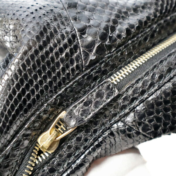 21 6938 10 Gucci Handbag Python Leather Black