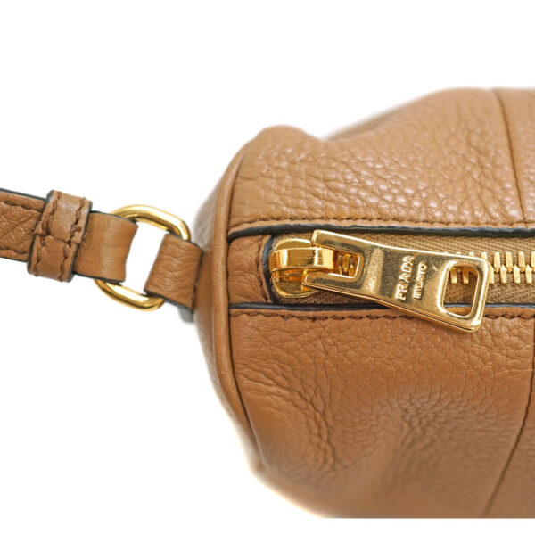 21 6988 7 Prada Shoulder Bag Crossbody Pochette Caramel Camel Brown Leather