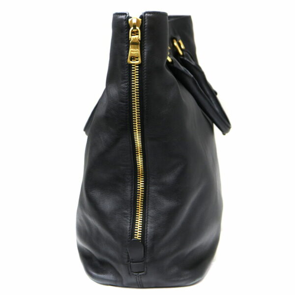 21 7446 4 Prada Handbag Leather Black