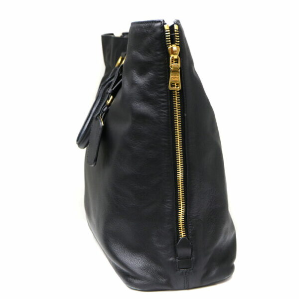 21 7446 5 Prada Handbag Leather Black