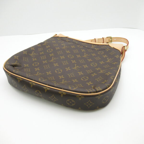 2101217695589 3 Louis Vuitton Odeon MM Shoulder Bag Monogram Brown