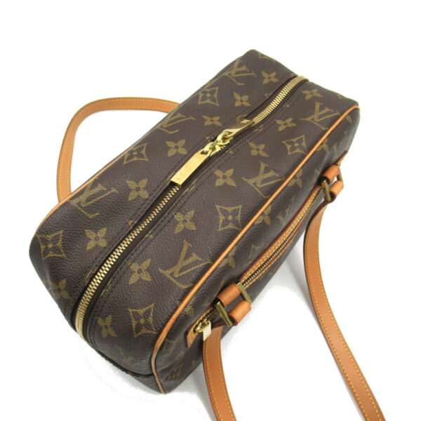 2101217760997 4 Louis Vuitton Cite MM Shoulder Bag Monogram Brown