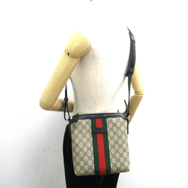 2101217908184 5 Gucci GG Supreme Shoulder Bag Beige