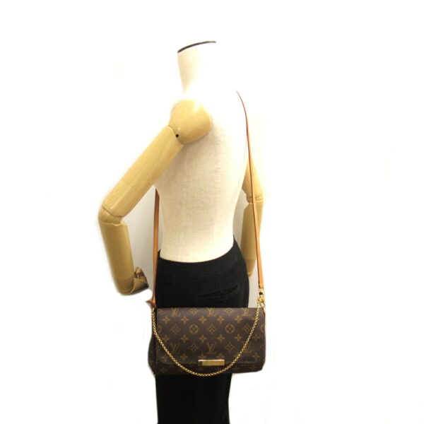 2104102288392 6 Louis Vuitton Favorite PM Monogram Shoulder Bag Brown