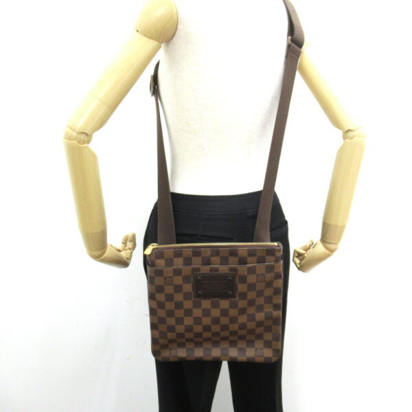 2106800528022 5 Louis Vuitton Pochette Pratt Brooklyn Shoulder Bag Damier Brown