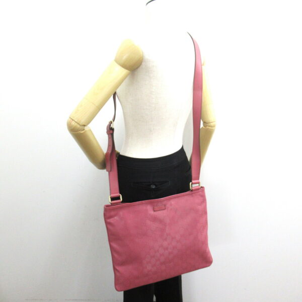 2106800536256 5 Gucci GG Implement Shoulder Bag Pink