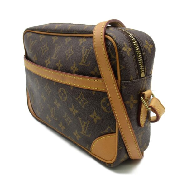 2107600977645 2 Louis Vuitton Trocadero 27 Shoulder Bag Monogram Brown