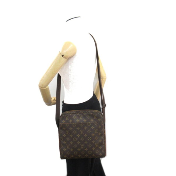 2107600990378 5 Louis Vuitton Toro Boulud Shoulder Bag Monogram Brown