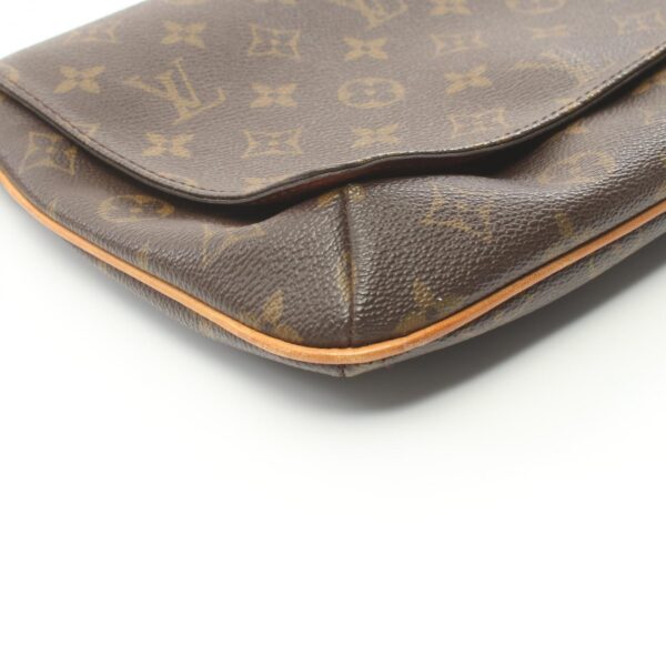 2118300050453 9 Louis Vuitton Musette Tango Shoulder Bag Monogram Brown