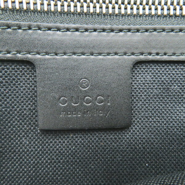 2118400131212 8 Gucci GG Supreme Body Bag Black