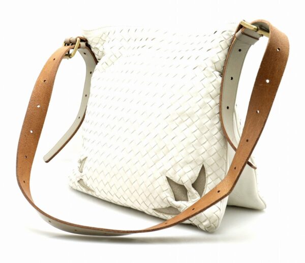 21751272 1 Bottega Veneta Intrecciato Shoulder Bag Leather Ivory Beige