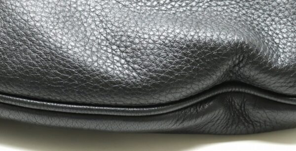 21880368 2 Gucci Leather Messenger Shoulder Bag Black