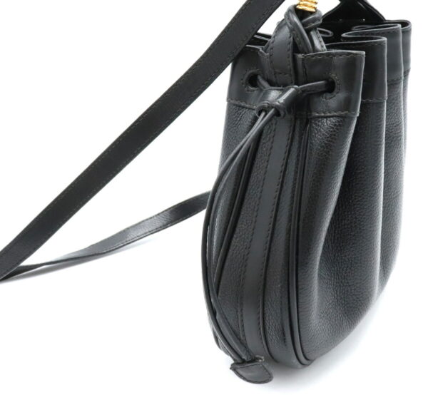 21930975 5 Gucci Gucci Drawstring Leather Crossbody Bag Black