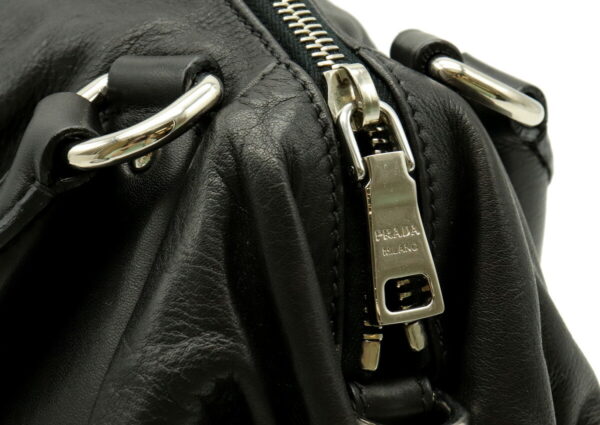 21981127 7 Prada Tote Bag Leather Black