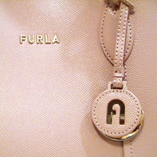 21fr056btq 005 Furla Vittoria M Leather Pink Beige Vittoria M Tote Bag