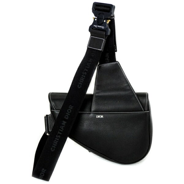 22 0418 03 Dior Homme x KAWS Saddle Bag Leather Black