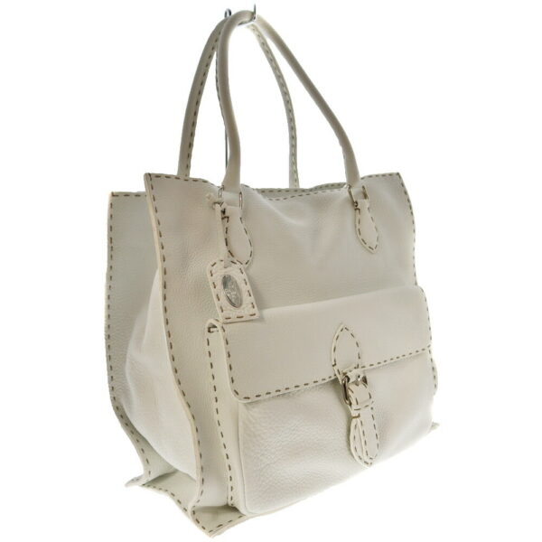 22 1331 1 Fendi Selleria Tote Bag White